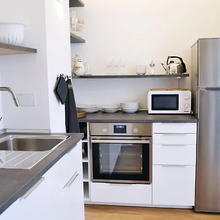 Modern, Spacious And Bright In Rome