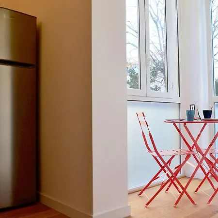 Modern, Spacious And Bright In