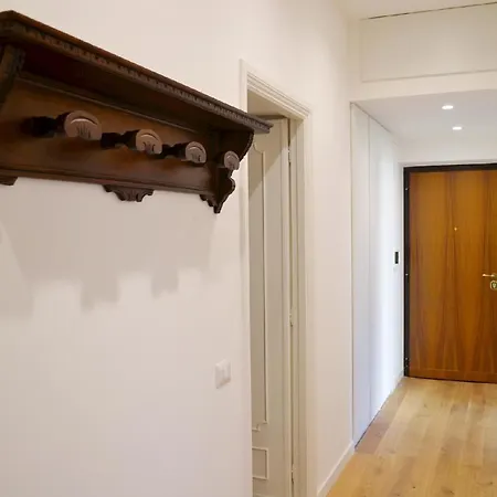 Modern, Spacious And Bright In